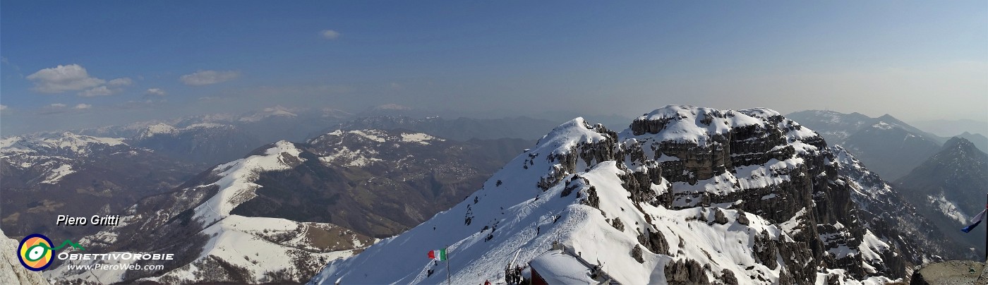 54 Vista verso Torre di Valnegra e Pizzo Daina a dx e sulla Costa del Palio a sx.jpg